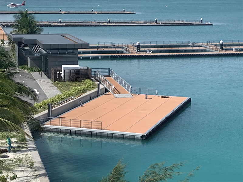 Marinalar, Sahillər və Qayıq Dokları &uuml;&ccedil;&uuml;n &Uuml;zən Ponton Dizayn Bələd&ccedil;isi